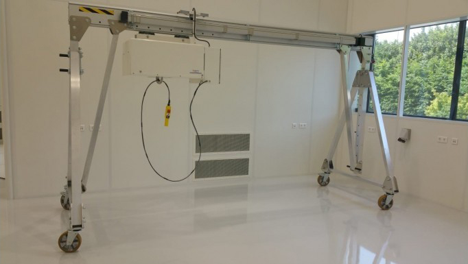 Clean room aluminum alloy gantry crane