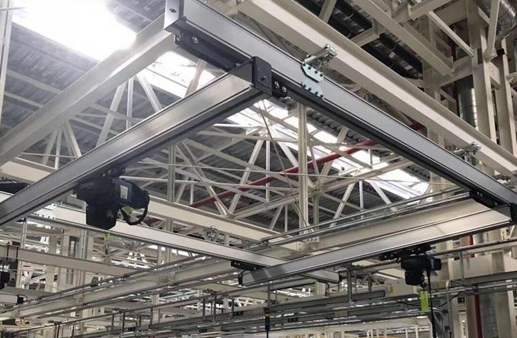 Light aluminum rail crane