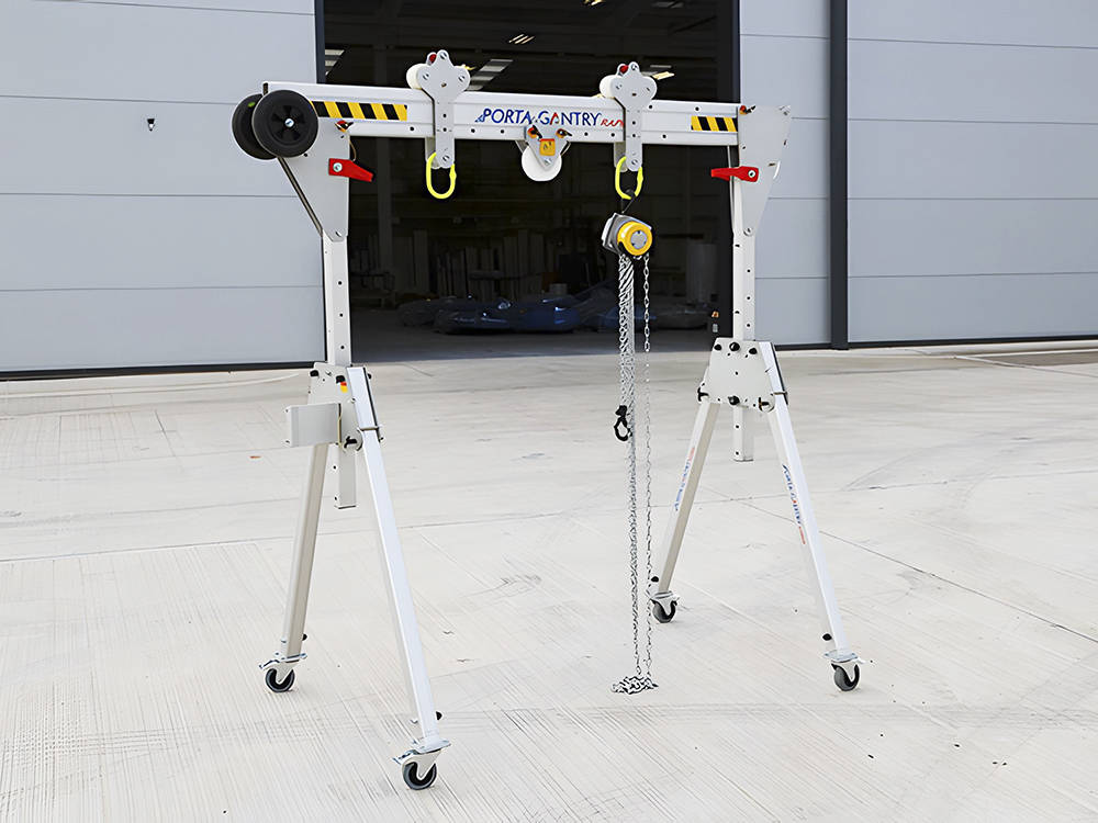 Aluminum mobile gantry crane